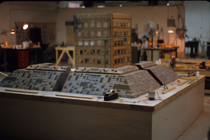 Illustration for article titled 142 Behind-The-Scenes Photos Reveal Blade Runner's Miniature WorldÂ